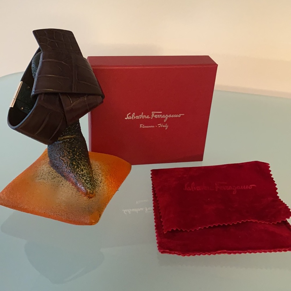 NEW Salvatore FERRAGAMO leather BRACELET Italy $459